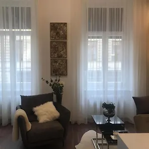 cozy-app-heart-budapest.inbudapesthotels.com/